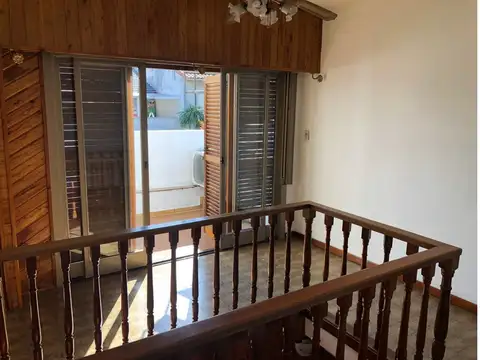 Depto Tipo Casa en Venta 42 años