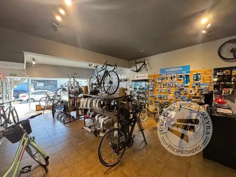 Gran Depósito con Salón en Villa Martelli