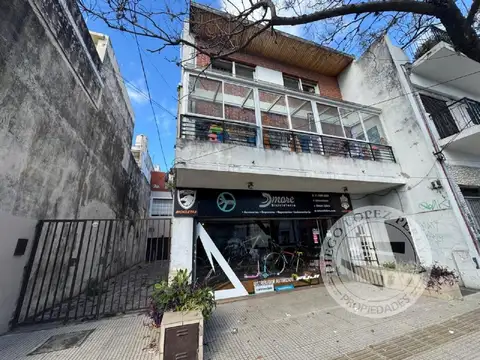 Gran Depósito con Salón en Villa Martelli