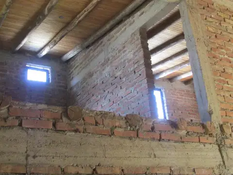 Casa 5 ambientes con 1 baño