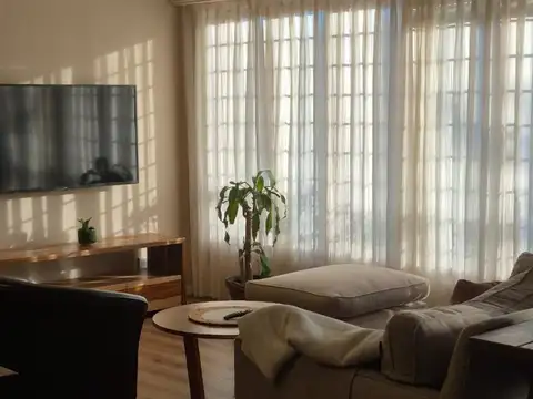 Casa para ocho personas, con quincho.