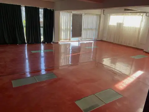 Avenida Chivilcoy e/ Avenida General Mosconi y Gabriela Mistral