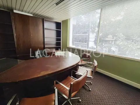 Oficina en Venta con 4 cocheras