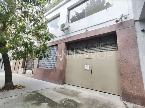Local Comercial en Venta - 1.190 m² Totales - Oficinas Depósito Vestuarios