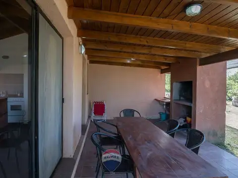 Venta de 2 casas c/ pileta Villa Gral Belgrano CBA