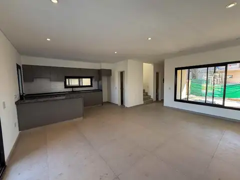 Casa en Alquiler de 3 dormitorios