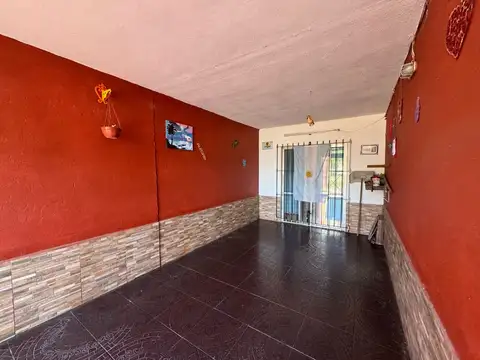 Casa en dos plantas en Sta. Florentina en venta