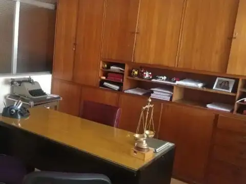 Oficina 4 ambientes con 1 baño