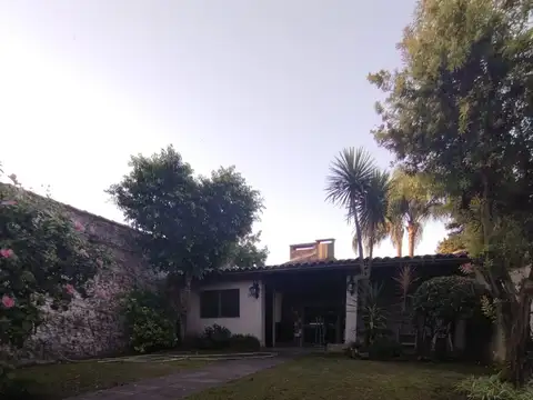 PROPIEDAD EN CASTELAR NORTE 