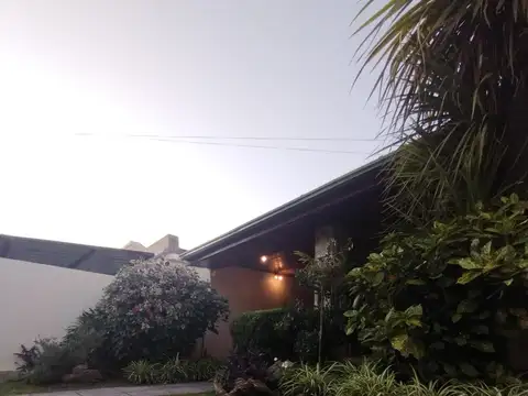 PROPIEDAD EN CASTELAR NORTE 