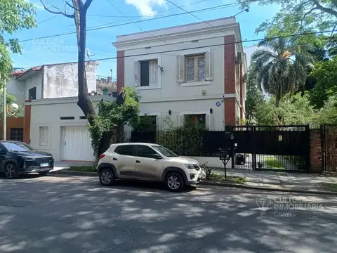 Venta Casa Haedo Norte  5 ambientes Pileta Fondo Amplio