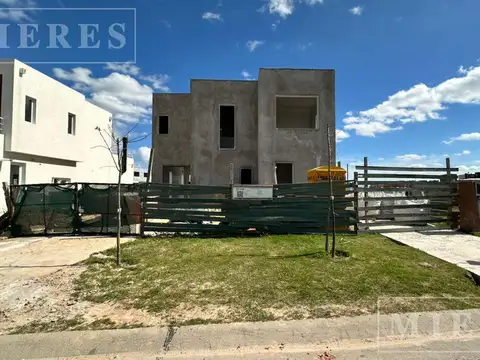 Casa en Venta a Estrenar en Santa Ana - Villanueva