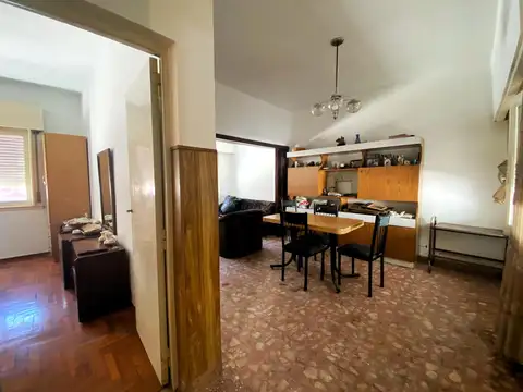 Depto Tipo Casa en Venta 50 años