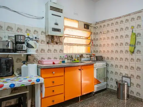 Casa 6 ambientes con 1 baño