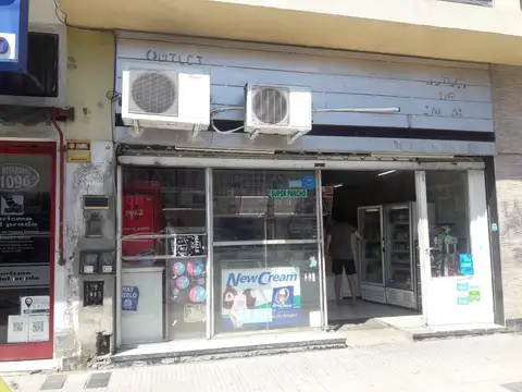Av Rivadavia 11098 local venta 2 cuadras estación Liniers