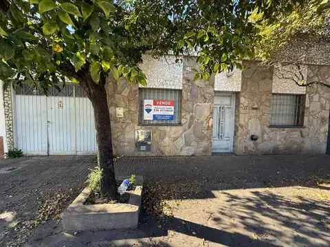 VENTA DE CASA A REMODELAR EN SAN NICOLAS DE LOS A.