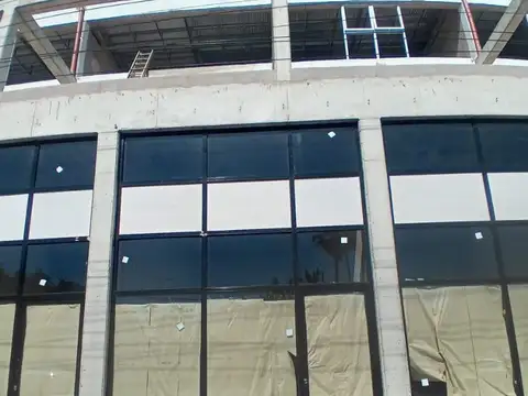 Panamericana Km 53,5 - Local en Centro Comercial