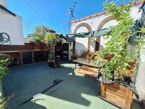 Venta de PH 5 ambientes, en dos plantas con Terraza y Quincho. Apto Crédito 