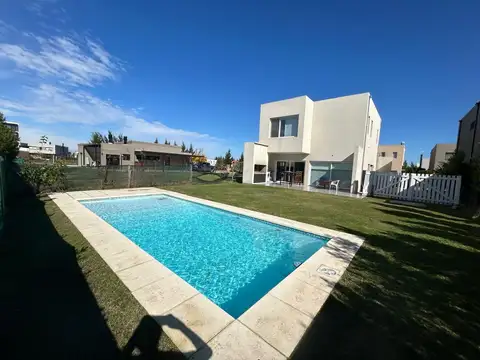 Casa en Venta en Benavidez, USD 270.000