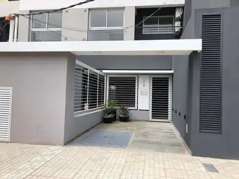 Dr. Luis Maspero 228 , Piso 8