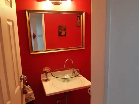 Casa en Alquiler con 1 cochera