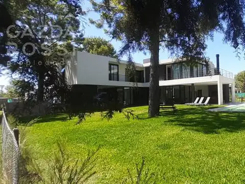 Casa en Venta de 4 dormitorios