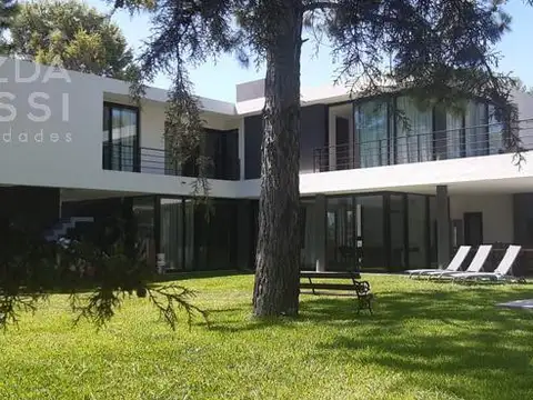 Increíble propiedad a la venta en Terralagos, Canning.