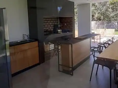 Casa en Venta en Countries y Barrios Cerrados en Ezeiza, USD 680.000