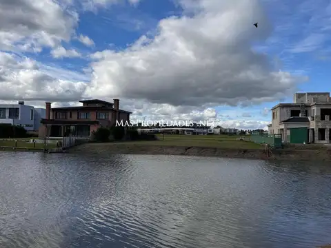 Terreno en Venta 25  mts Fondo