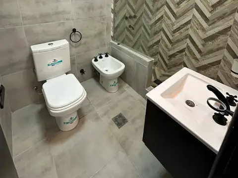 Venta ph 4 ambientes con patio 