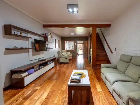 Depto Tipo Casa 6 ambientes con 4 baños