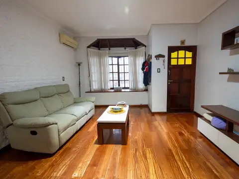 Depto Tipo Casa en Venta 25 años