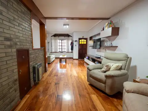 Depto Tipo Casa en Venta en Villa General Mitre, USD 375.000