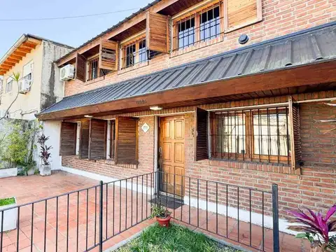 VENTA CASA 5 AMBIENTES EN SAAVEDRA CON COCHERA
