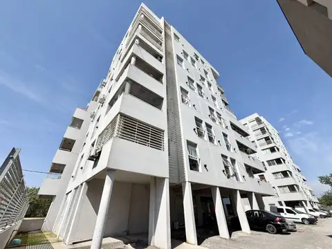 Departamento 3 ambientes en buen estado.