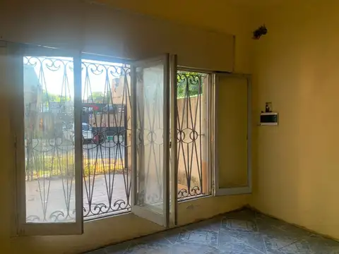 Casa en Alquiler con 1 cochera