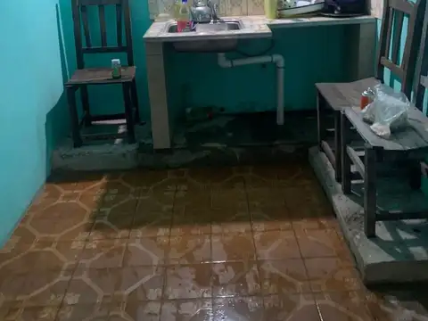 Casa 4 ambientes con 1 baño