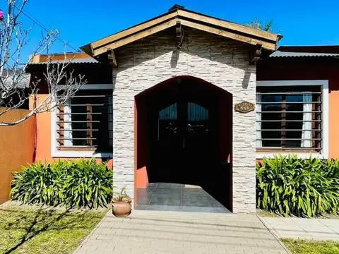 Casa en venta - 2 Dormitorios 2 Baños - Alberti