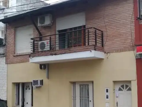 VENTA - CASA CON POSIBILIDAD COMERCIAL