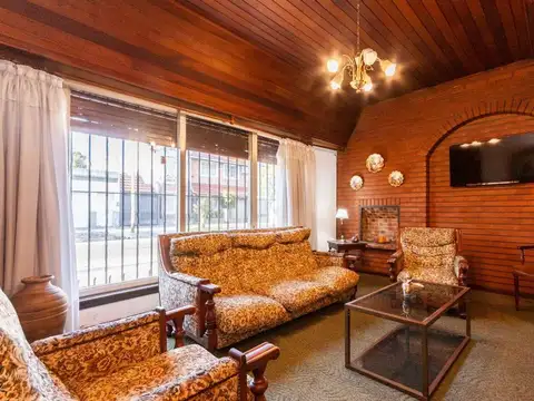 Depto Tipo Casa 5 ambientes con 2 baños