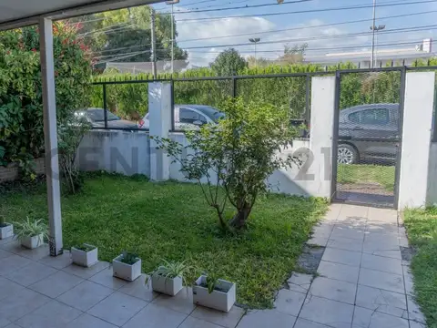 VENTA - CASA 4 DORMITORIOS - LA FLORIDA