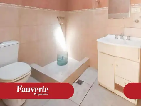 P. H. TODO EN PLANTA BAJA. CIUDADELA. VENTA