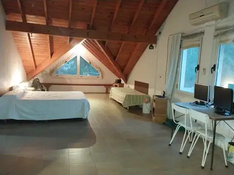 Casa 6 ambientes. Lote 1500 m² Amplia y funcional