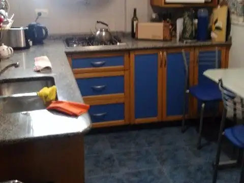 Casa 5 ambientes con 2 baños