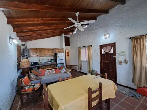 Casa a 2 cuadras del río en 500m2 de terreno