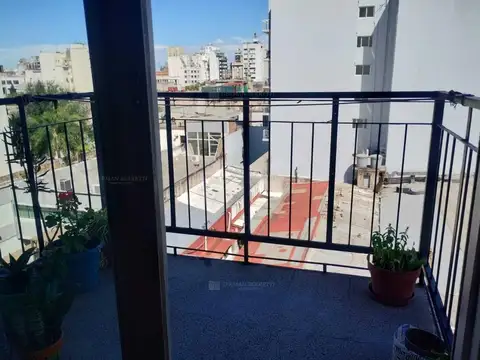 Monoambiente de 28mts2 con balcón al frente! Excelente ubicación. Gran oportunidad de compra!