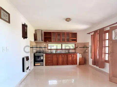 Casa 3 ambientes con 1 baño
