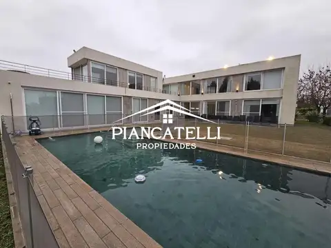 VENTA DE CASA EN TERRAVISTA CON 6 HABITACIONES