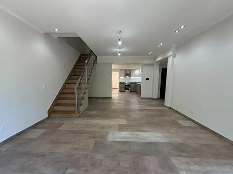 Depto Tipo Casa en Venta en Villa del Parque, USD 295.000