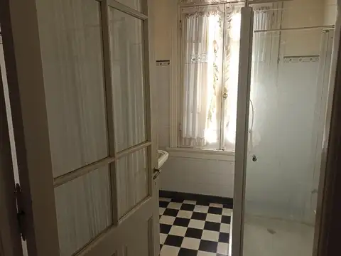 Casa 7 ambientes con 4 baños